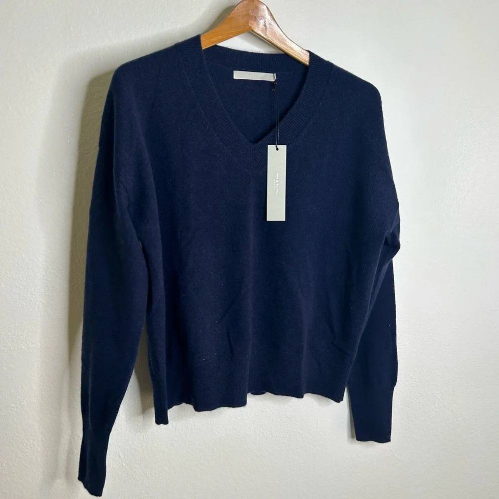 NWT NEW 100% Cashmere Navy Blue V - Neck Pullover Knit Sweater OGD Size Small